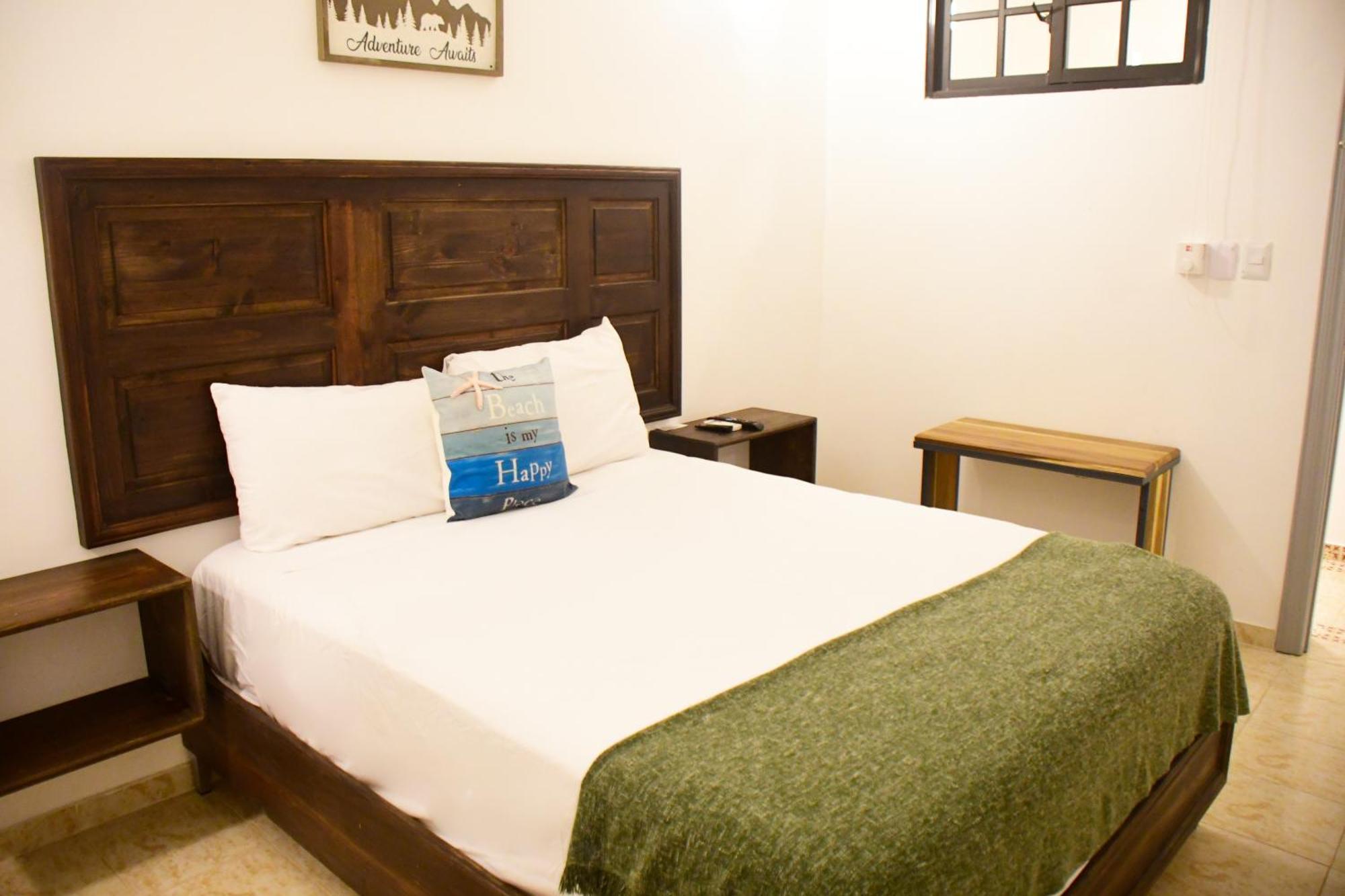 Hostal Marina Samana Exterior photo